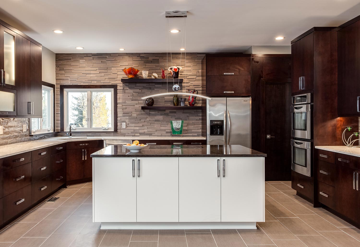 Contemporary kitchen with U-Shaped island