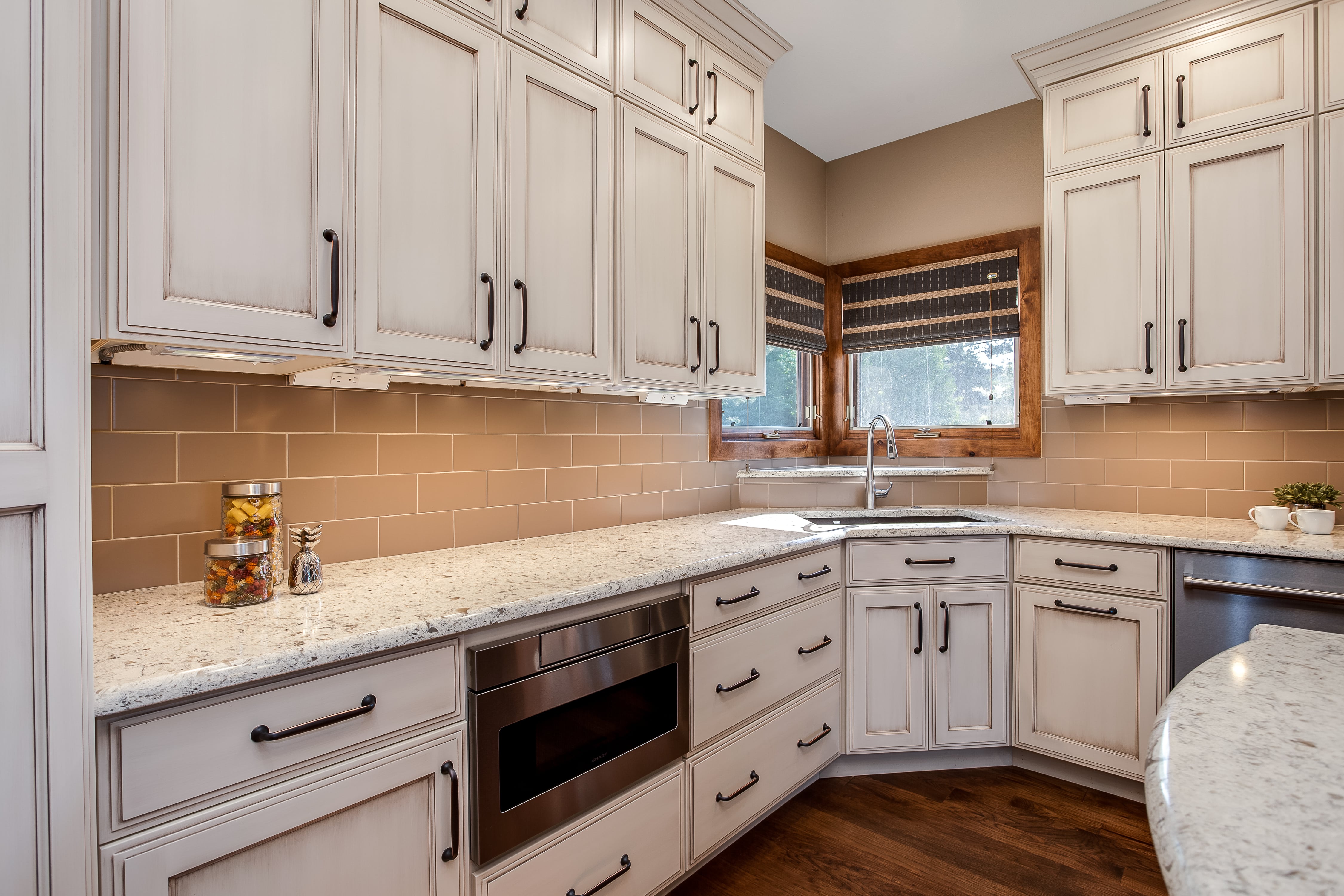 White Kitchens Are Almost Always, Best Countertop Color For Off White Cabinets