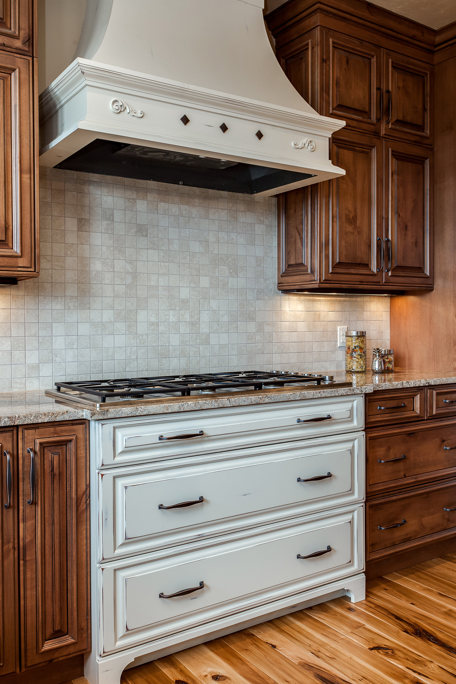 shaker cabinet vent hood